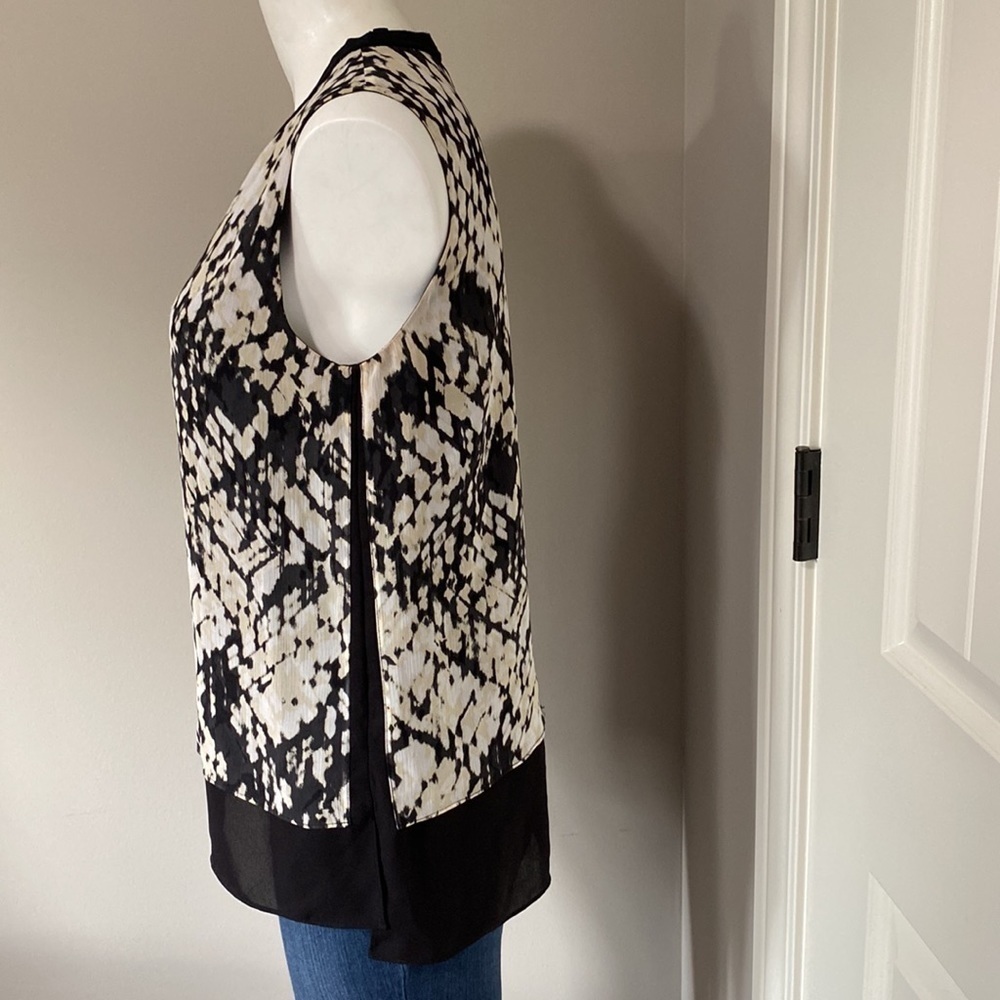 VINCE Basketweave Print Double Layer Silk Top Black White Abstract Sz M - Picture 7 of 14
